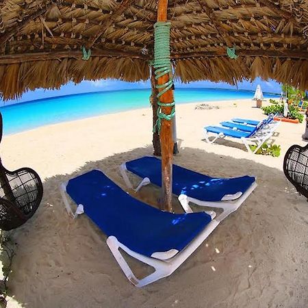 Rollezz Villas Beach Resort Old Bight ภายนอก รูปภาพ