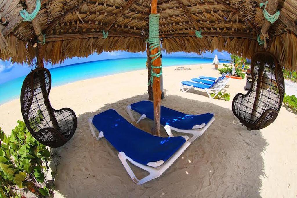 Rollezz Villas Beach Resort Old Bight ภายนอก รูปภาพ